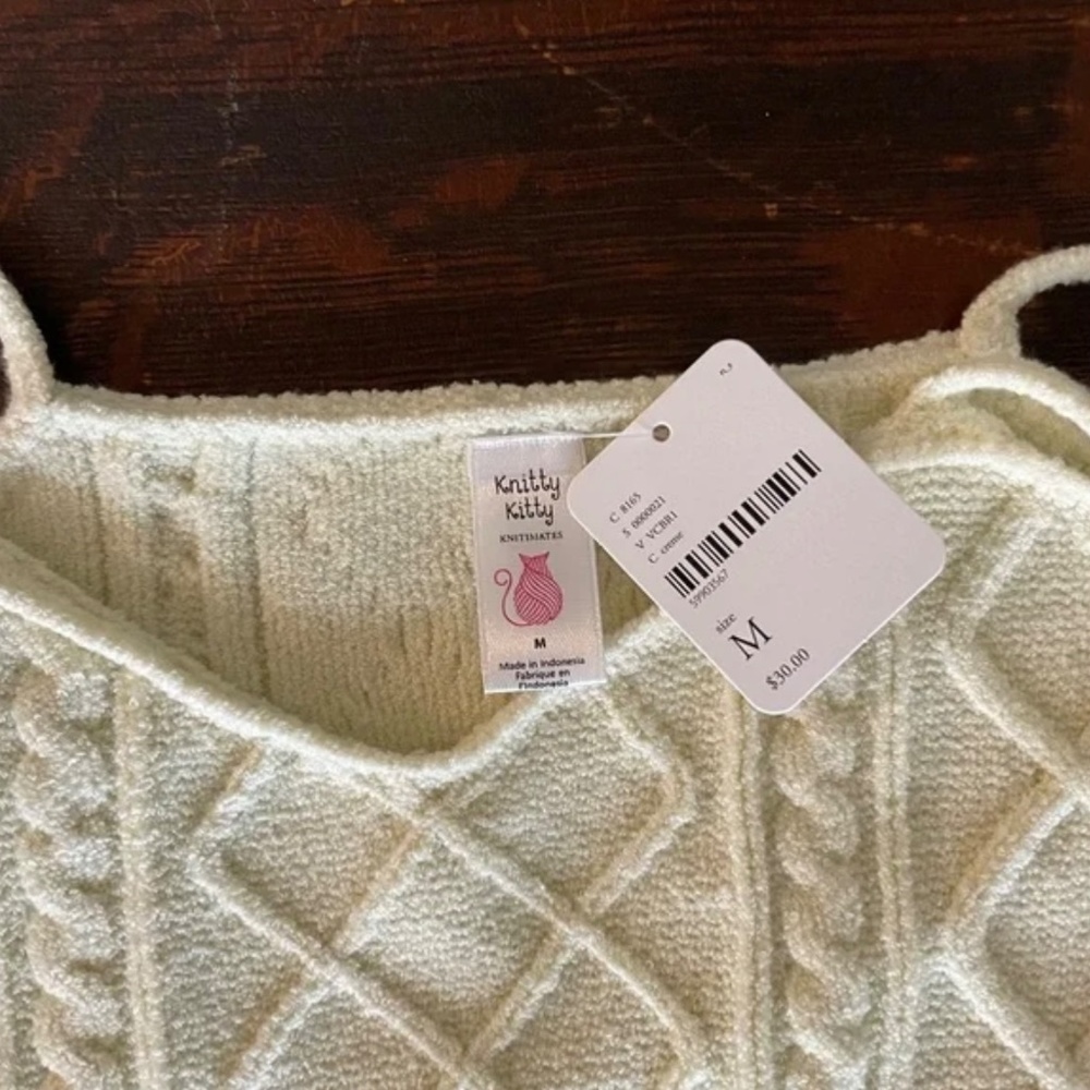Knitty Kitty - Picture 2 of 4